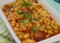 Bacalhau Guisado com Grão e Tomate