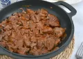 Bochechas de Porco Estufada com Cerveja