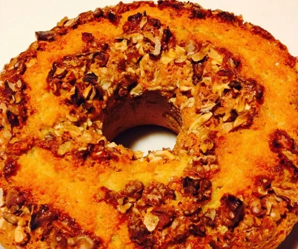 Bolo de Claras e Nozes