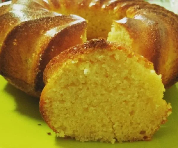 Bolo de Iogurte Húmido e Fofo