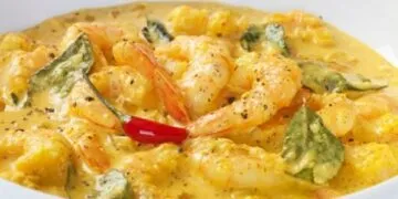 Caril de Gambas e Peixe