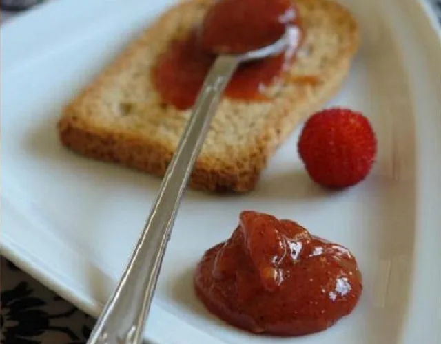 Doce de Medronho