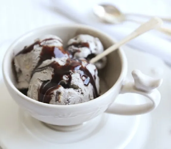 Gelado de Leite Condensado e Bolacha