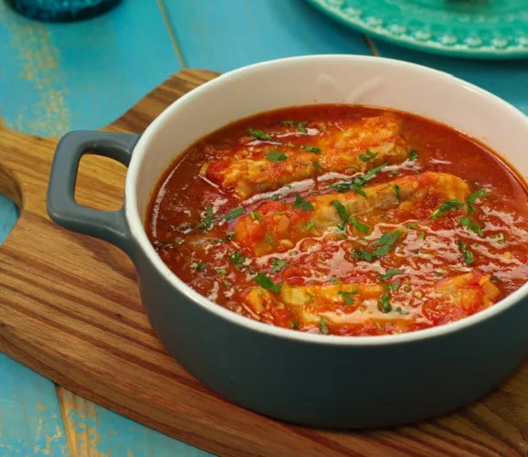 Lombos de Bacalhau Fresco em Molho de Tomate