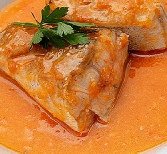 Lombos de Pescada com Tomate e Pimentos