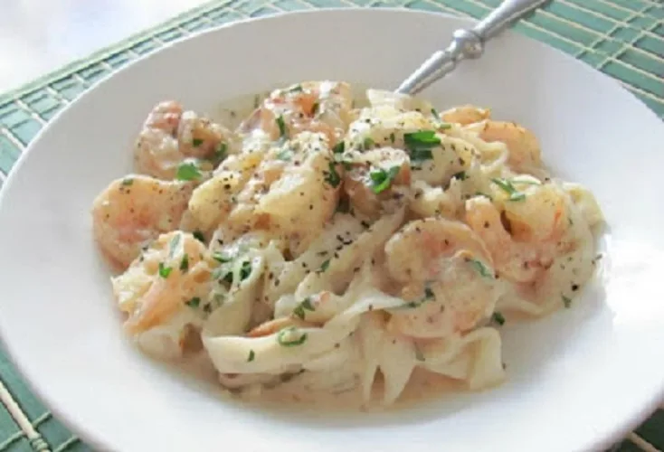 Massa com Camarão e Bechamel
