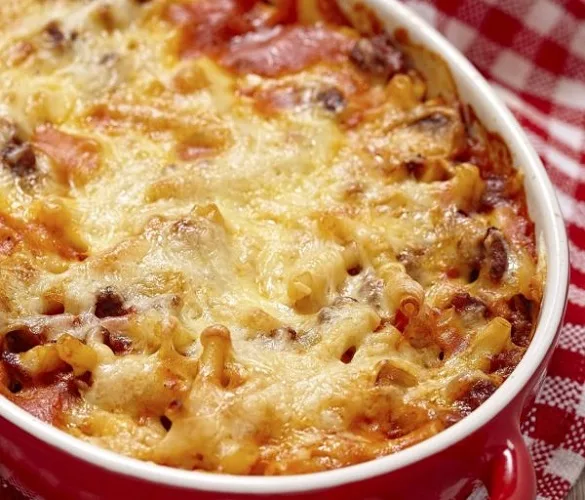 Massa com Presunto e Queijo no Forno