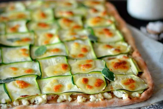 Pizza de Courgette e Requeijão