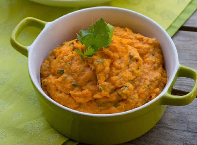Puré de Batata Doce com Coentros