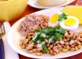 Salada de feijão frade com atum