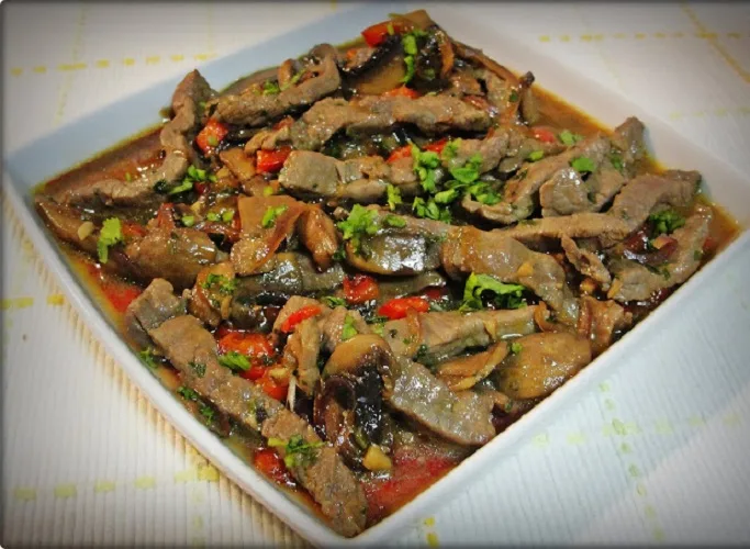 Salteado de Vaca com Legumes e Molho de Soja